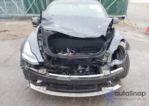 2022 Tesla Model 3 Long Range Dual Motor All-Wheel Drive z USA, uszkodzony, nr VIN 5YJ3E1EB2NF241713